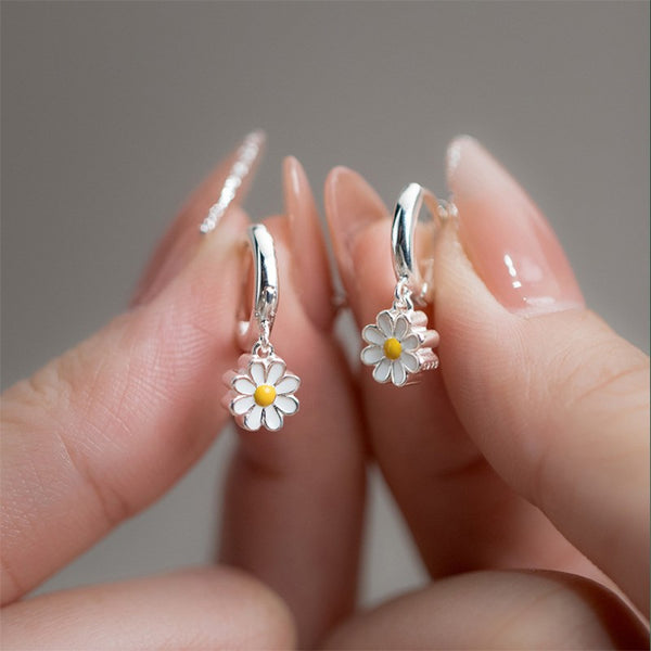Silver Post Daisy Flower Dangle Earrings