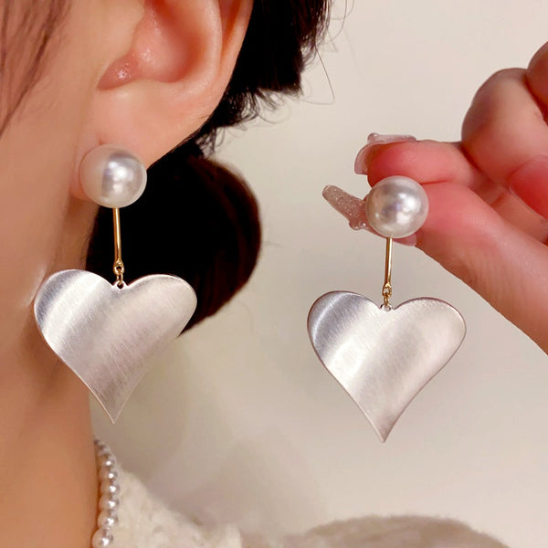 14K Gold-Plated Elegant Simple Exaggerated Metal Heart Pearl Earrings