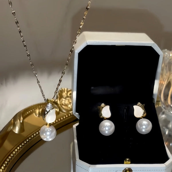 14K Gold-Plated Tulip Pearl Earrings And Necklace Set