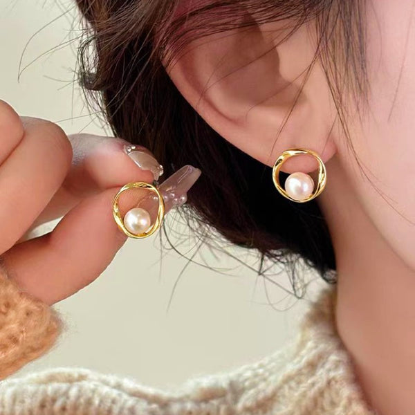 14K Gold-plated Circle Pearl Stud Earrings