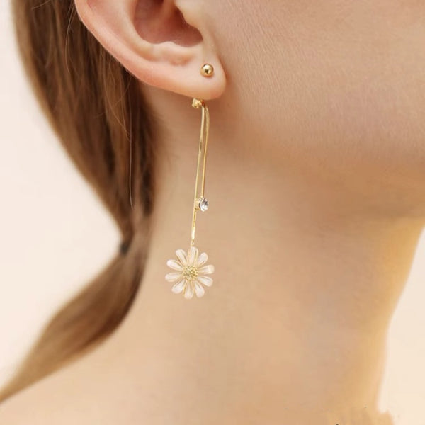 14K Gold-plated Daisy Flower Earrings