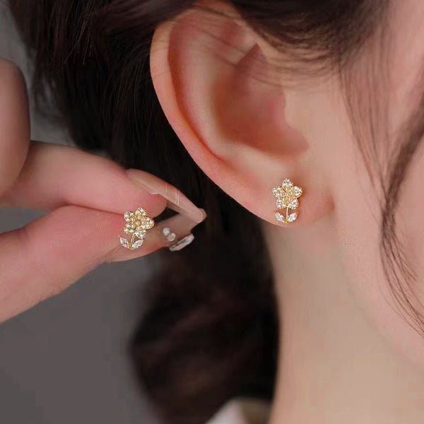 14K Gold-plated Diamond Pearl Daisy Stud Earrings