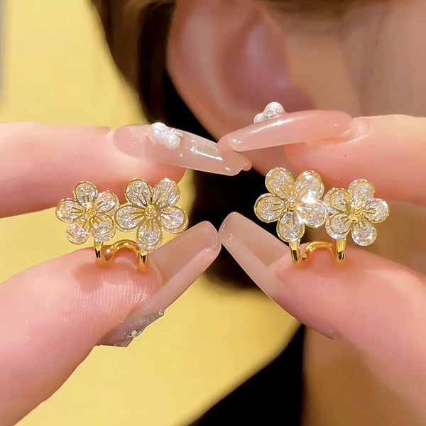 14K Gold-plated Elegant Flower Stud Earrings