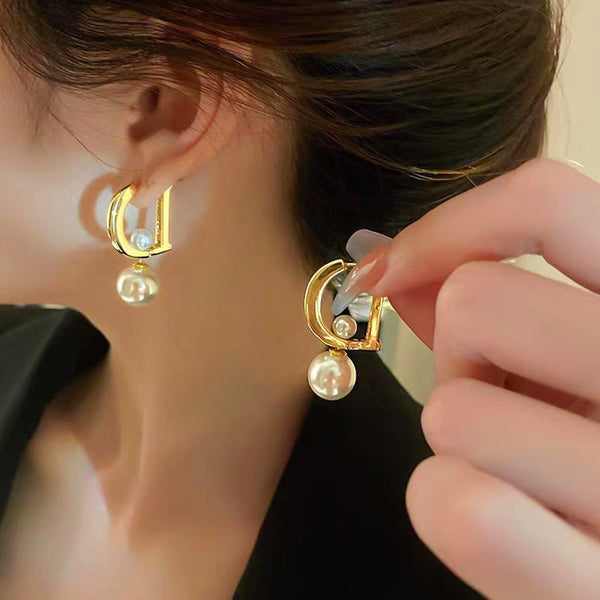 14K Gold-plated Luxury Pearl D Letter Earrings