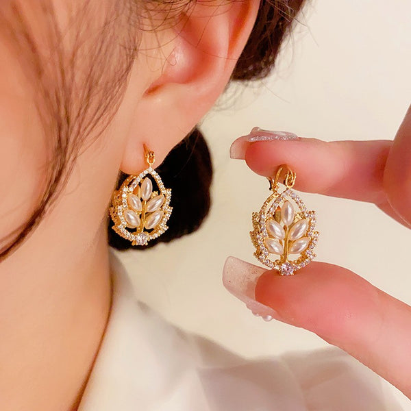 14K Gold-plated Luxury Pearl Leaf Earrings