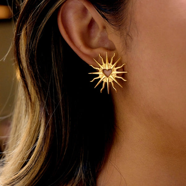 18K Gold-Plated Elegant Hollow Heart Sunflower Stud Earrings