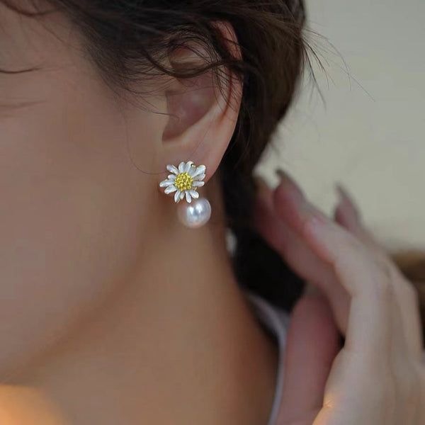18K Gold-plated Elegant Small Daisy Artificial Pearl Earrings