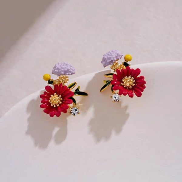 Silver Post Daisy Flower Stud Earrings