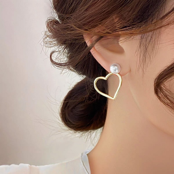 Sterling Silver Heart-Design Pearl Earrings