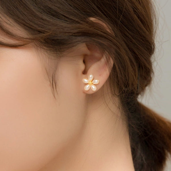 Sterling Silver Sweet Flower Stud Earrings