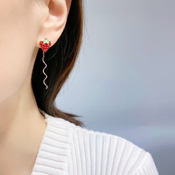 Sterling Silver Wavy Strawberry Threader Earrings