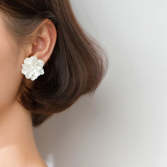 White Cream Jasmine Stud Earrings
